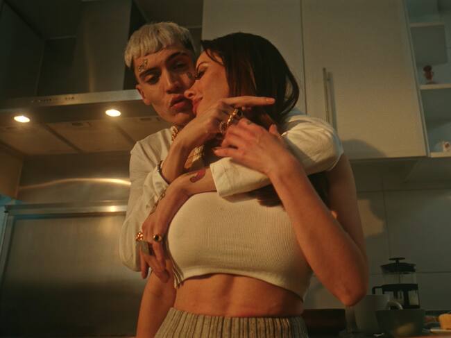 Captura «Ella Me Llama»