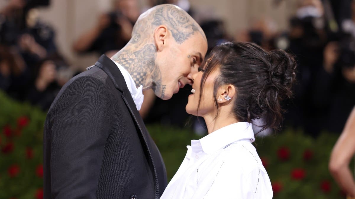¡Ahora sí! Kourtney Kardashian y Travis Barker están oficialmente casados