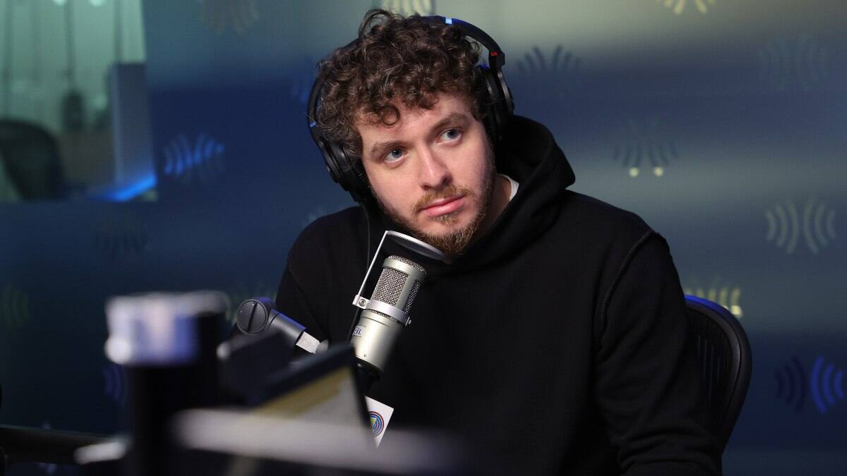 Jack Harlow estrenó su nuevo disco «Come Home The Kids Miss You» junto al video de «First Class»