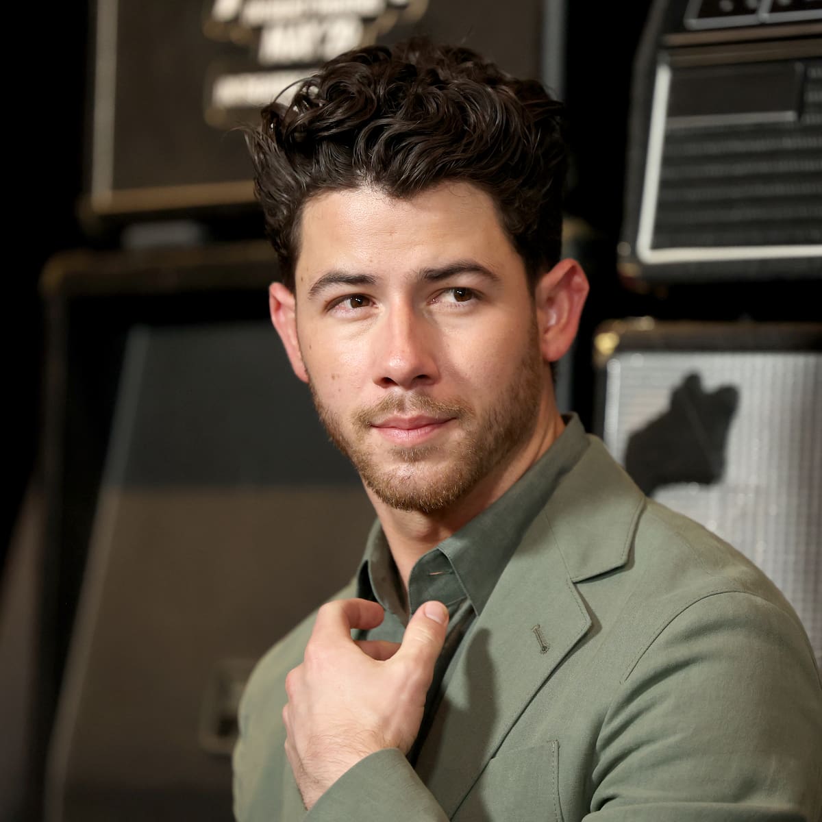 Pasional y emotiva: Nick Jonas presenta por primera vez en vivo el soundtrack de "Letras Robadas"