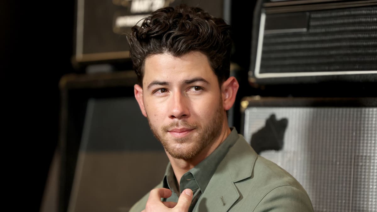 Pasional y emotiva: Nick Jonas presenta por primera vez en vivo el soundtrack de "Letras Robadas"