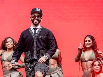 Manuel Turizo demuestra todo su talento con concierto de la Hispanidad en la Puerta de Alcalá en Madrid