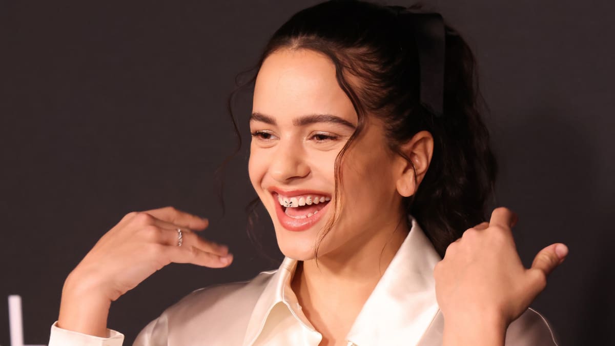 Rosalía lanzó adelanto de la canción “Hentai”, y respondió en Twitter a quienes criticaron la letra