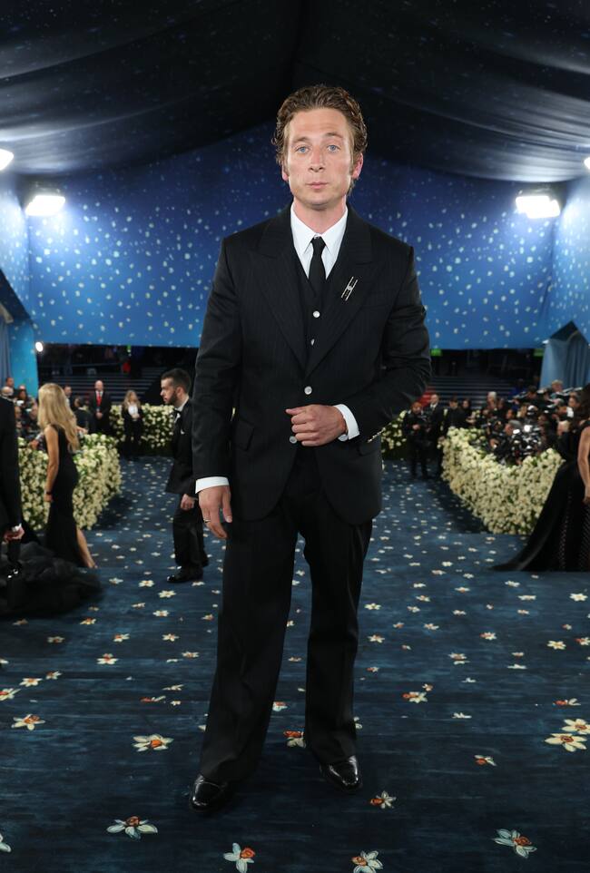 CL - Jeremy Allen White