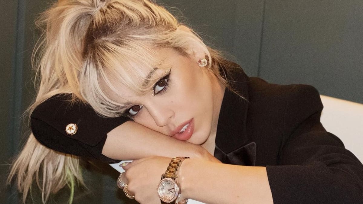 ¿Danna Paola enamorada? Captan a la actriz en románticas actitudes con cantante estadounidense