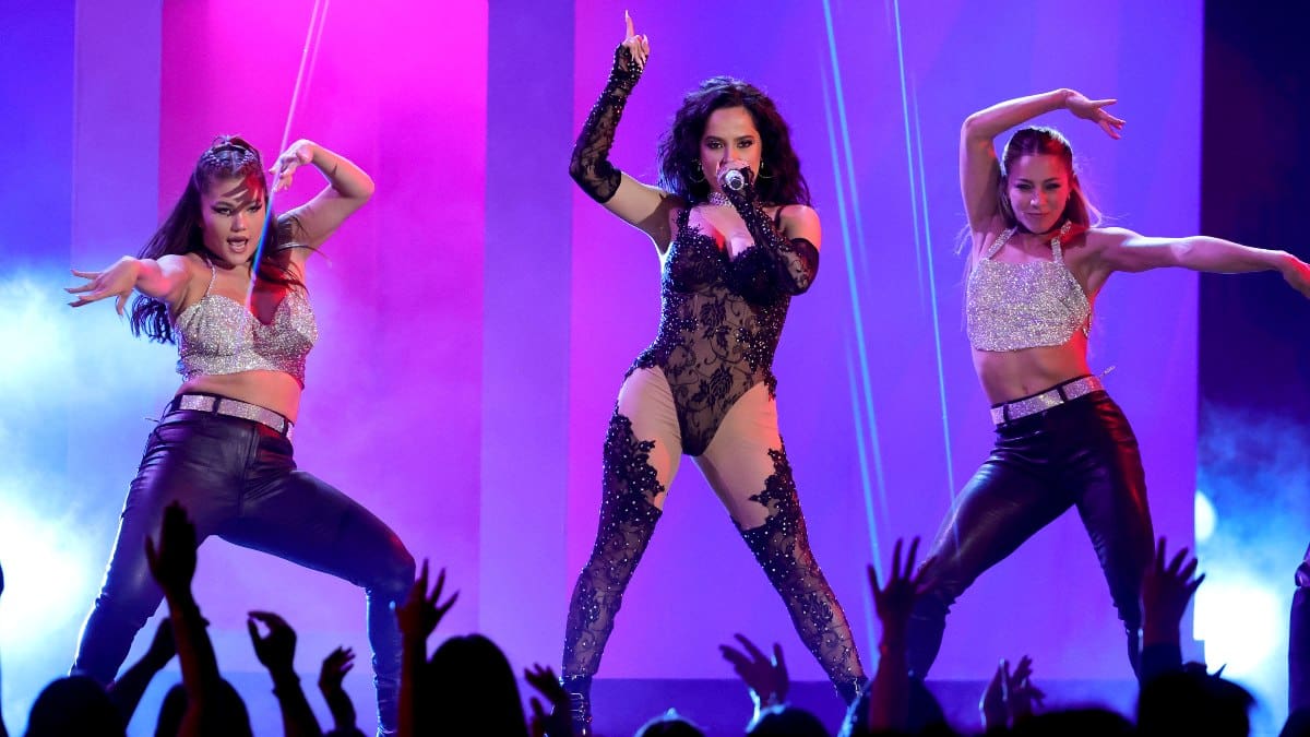 Becky G se lució en su show en vivo en los Billboard Music Awards 2022