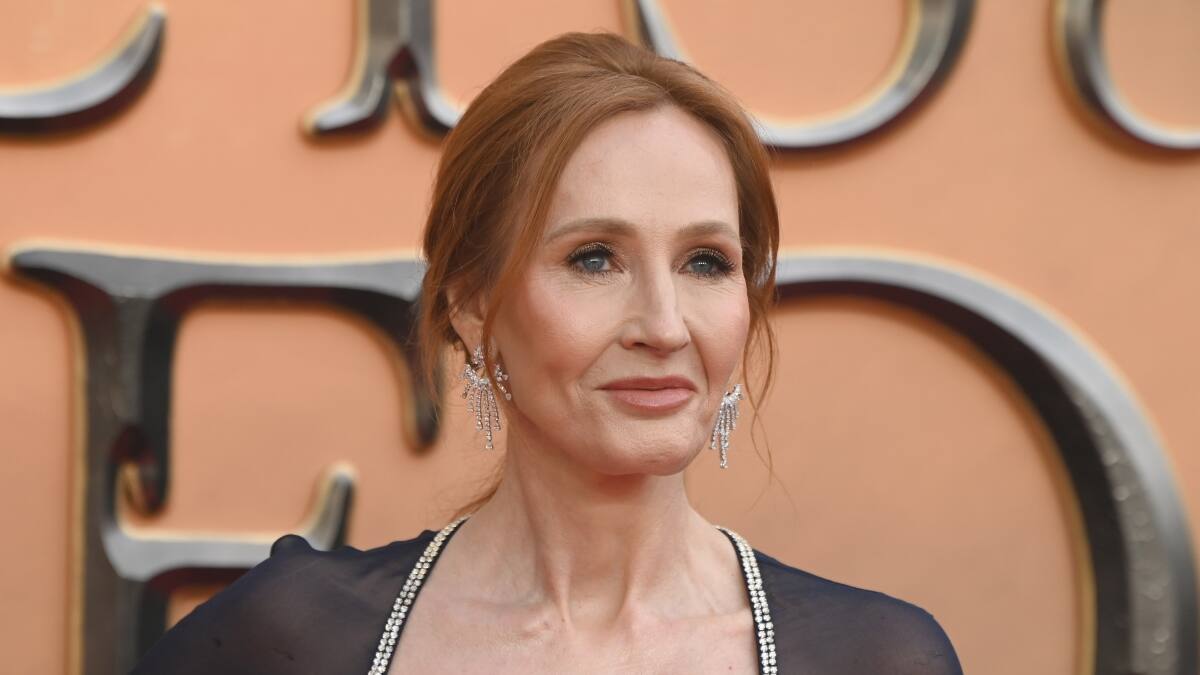 JK Rowling lanza un nuevo libro sobre una protagonista acusada de transfobia