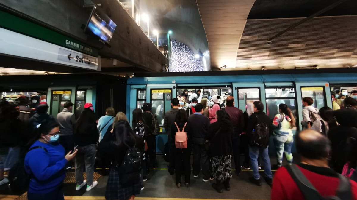 Regreso de la Ruta Expresa en Metro de Santiago: ¿Qué color es mi estación?