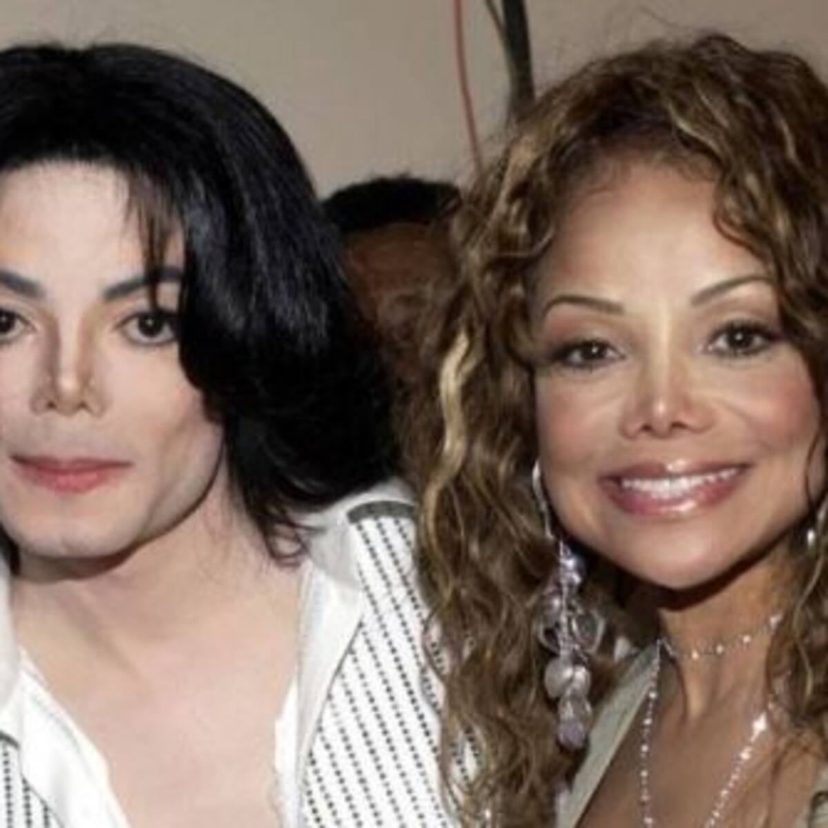 Hermana de Michael Jackson admitió culpabilidad del artista por abuso sexual contra menores