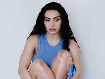 Los artistas que se han revelado como parte de la nueva edición "BRAT" de Charli XCX