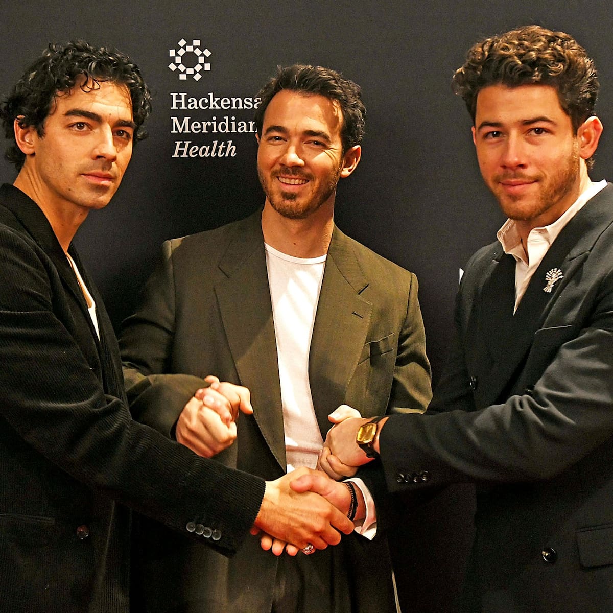Este es el artista nacional que será parte del concierto de los Jonas Brothers en Chile: oficial