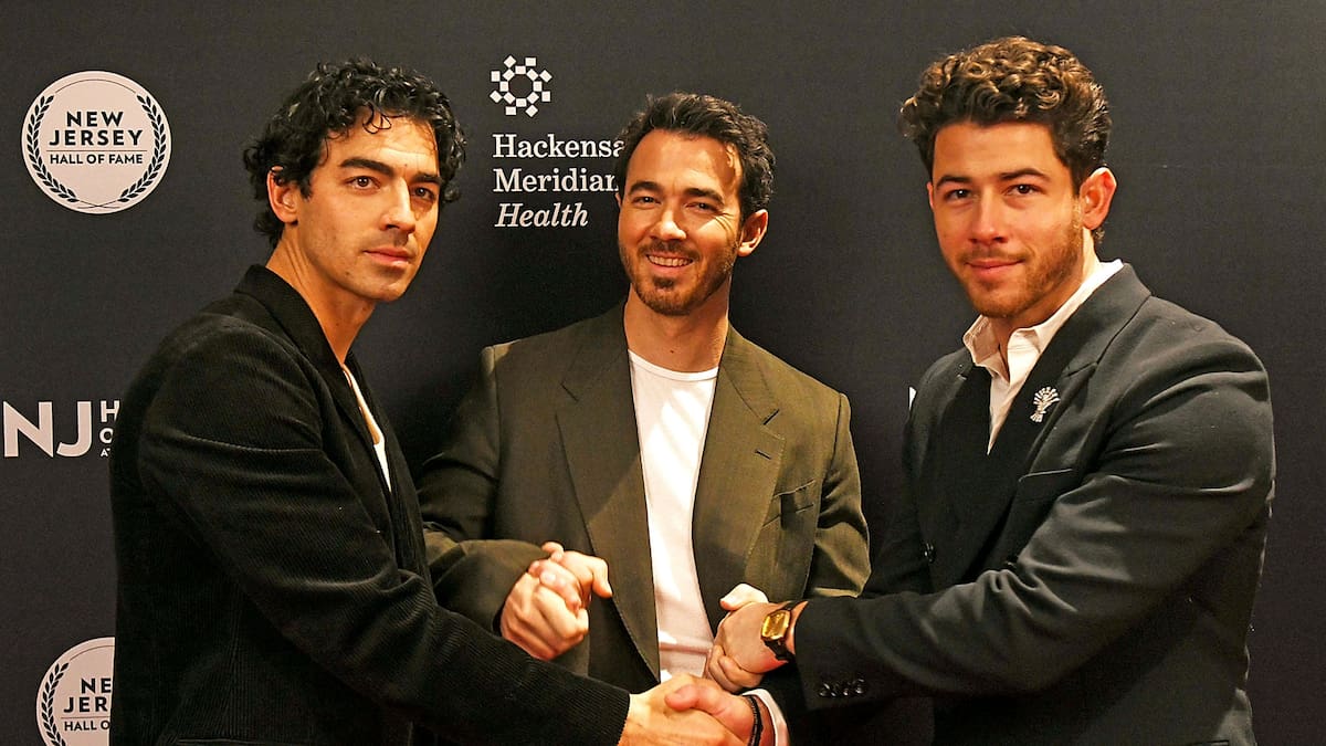 Este es el artista nacional que será parte del concierto de los Jonas Brothers en Chile: oficial