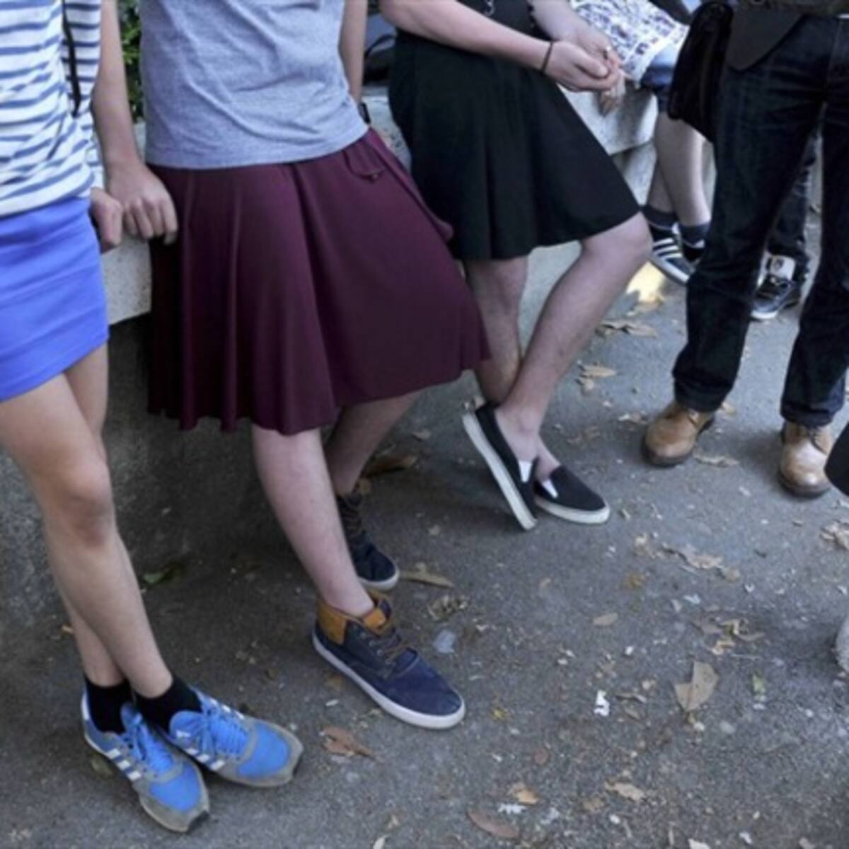 Colegio británico sugiere a sus estudiantes usar falda por el calor