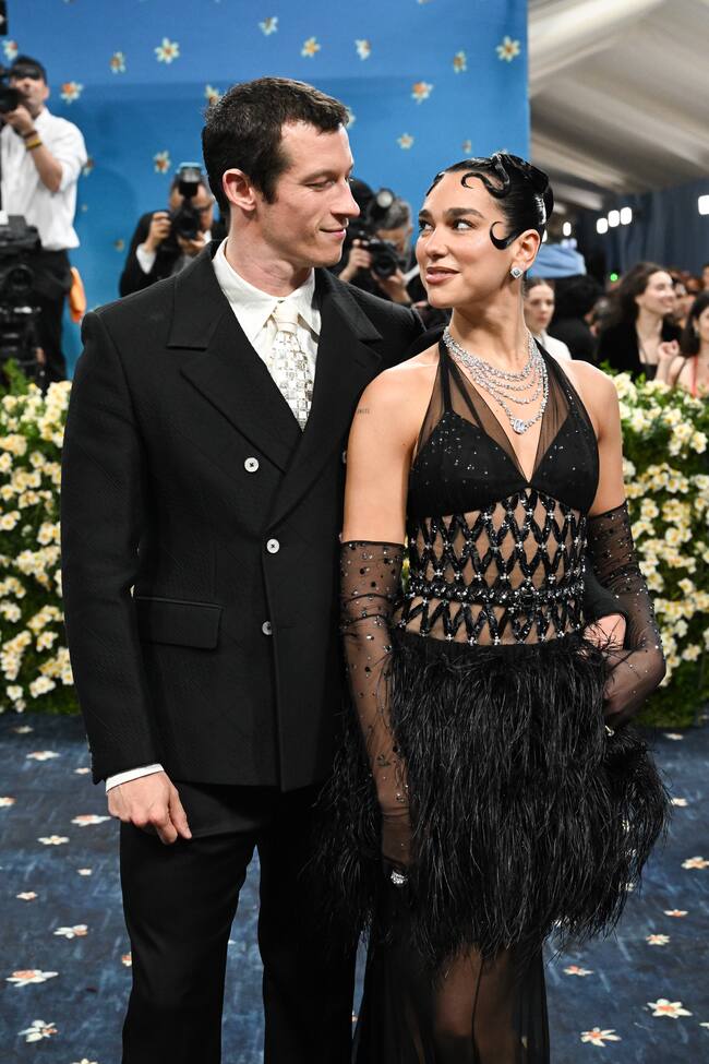 CL - Callum Turner, Dua Lipa