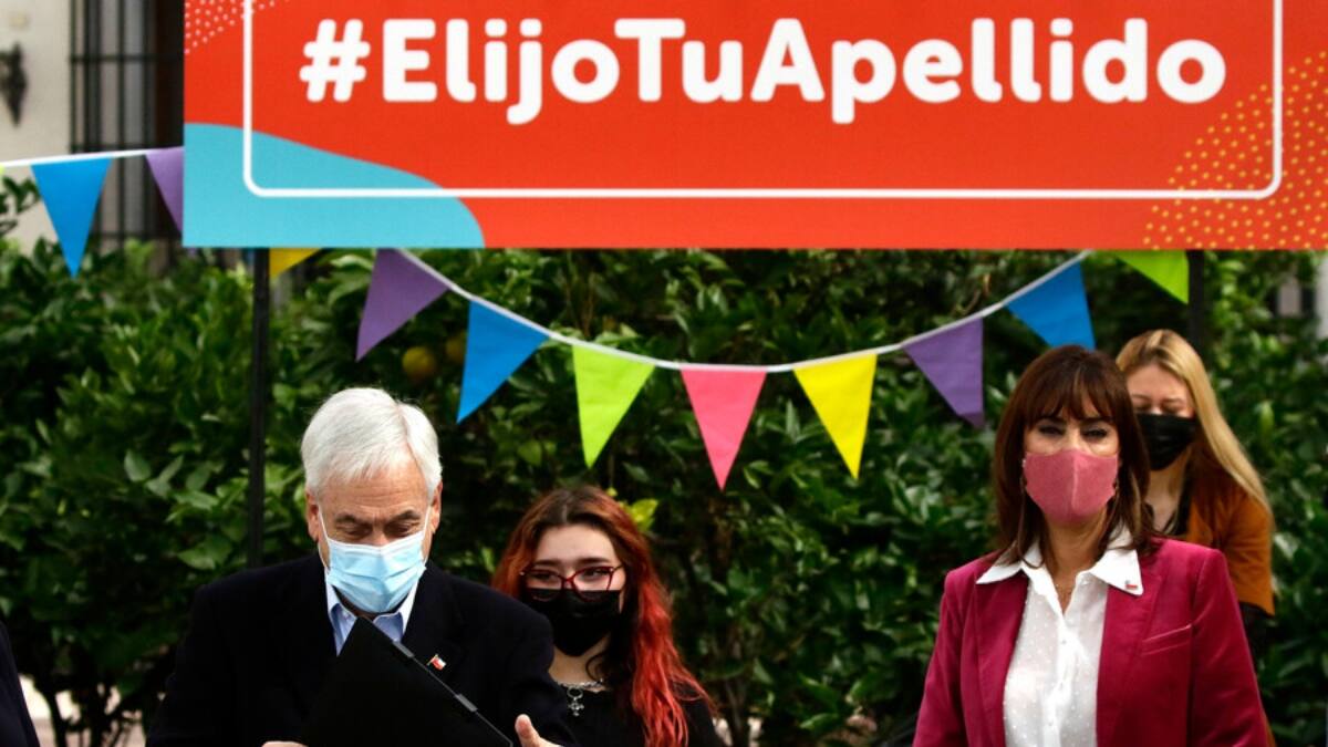 Gobierno promulga proyecto de ley que permite elegir el orden de los apellidos