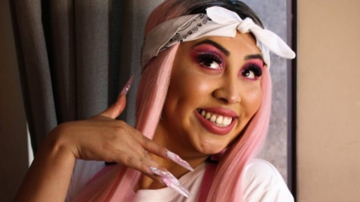 Naya Fácil confirma su regreso a Chile con esta foto post operaciones