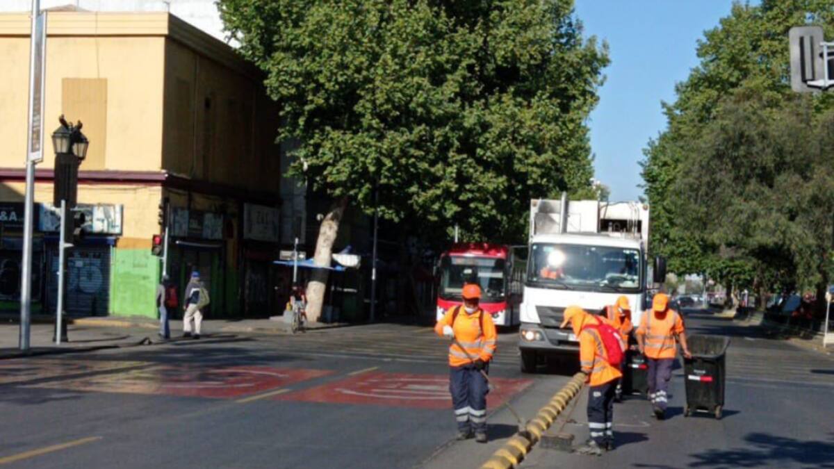 Antesala al 18-O: Municipalidad de Stgo. se reúne con comerciantes y vecinos