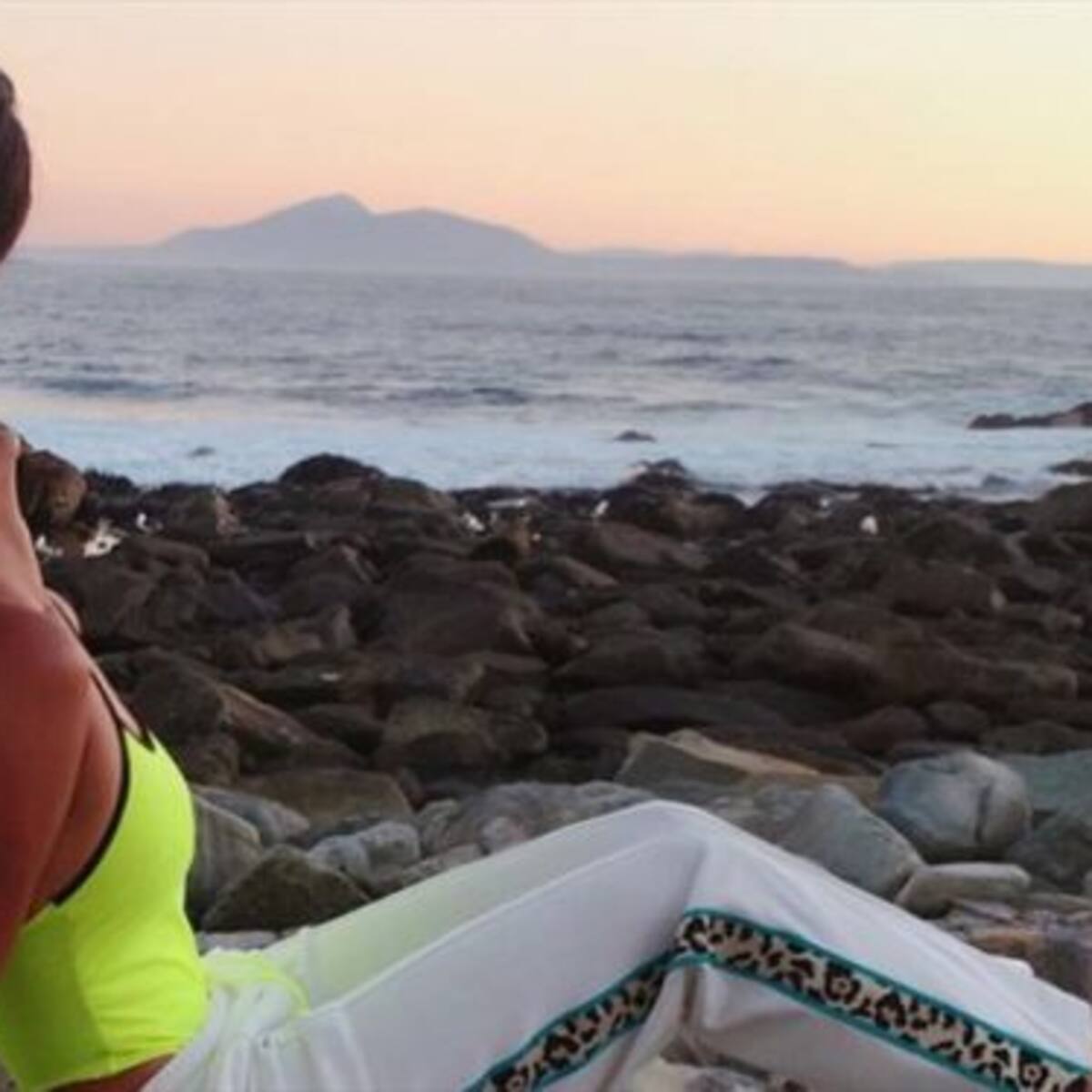 Javiera Mena le da la bienvenida a Camila Recabarren al «Torti Club»