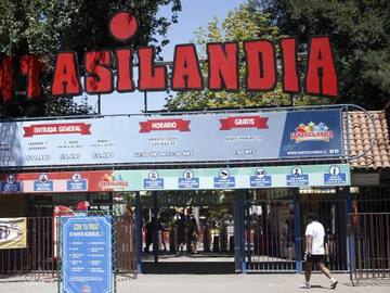 ¿Cuándo dejará Fantasilandia el Parque O'Higgins y comenzará a operar en San Bernardo?