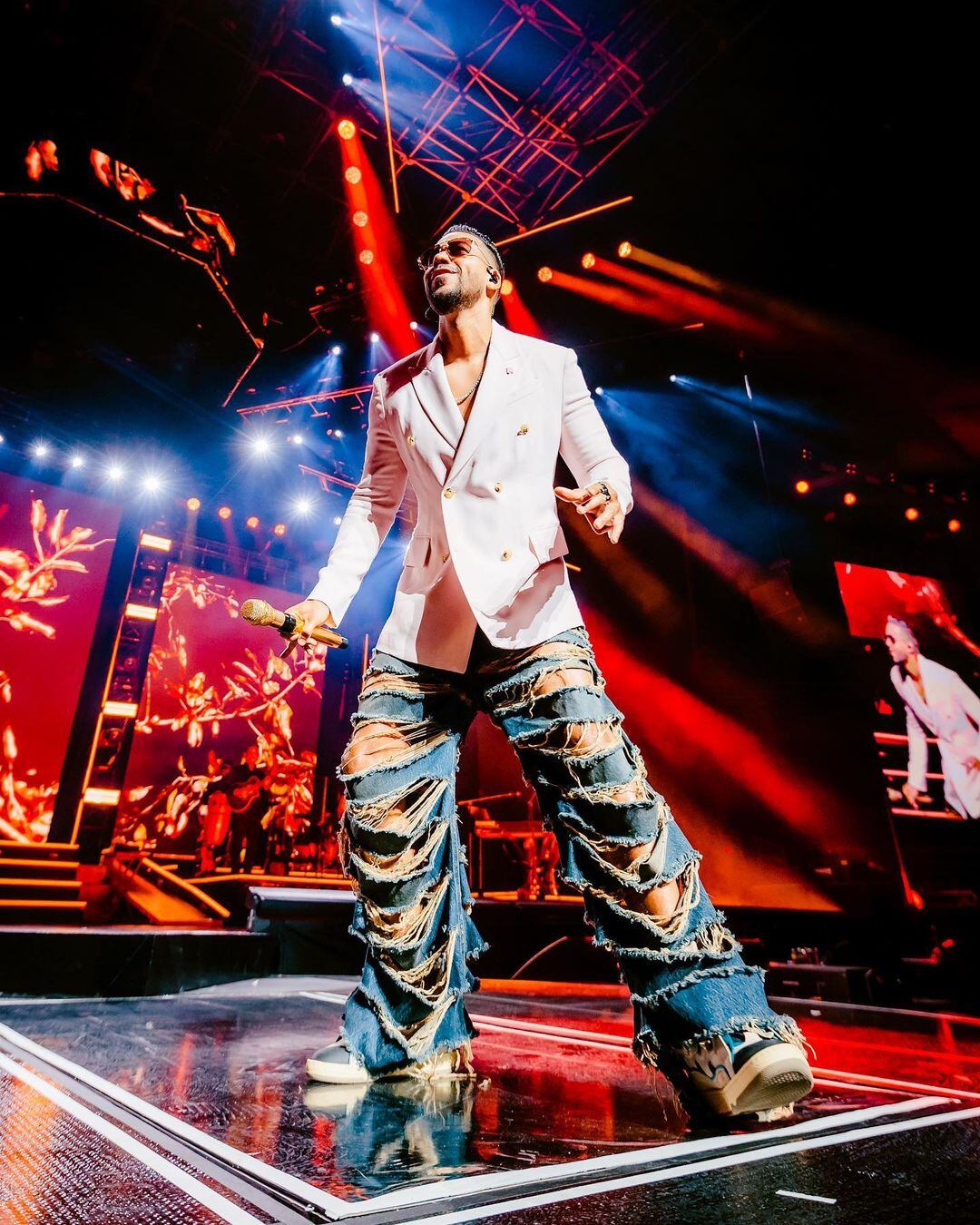 Instagram @estricolor</a> (@bizarrolivecl</a>)