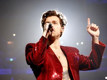 Fred Again sorprende tocando una canción inédita de Harry Styles: Se trataría de un hit de "Kiss All the Time. Disco, Occasionally."