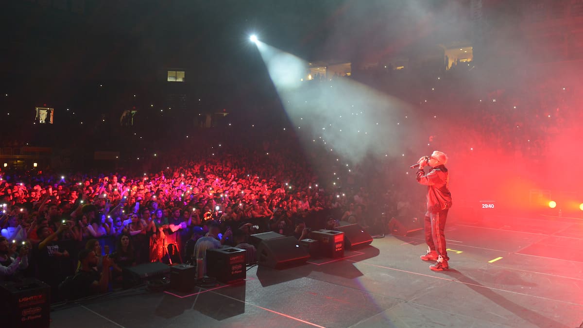 Es uno de lo fenómenos globales de la música urbana y se convirtió en el primer confirmado para el show de Cris MJ en el Estadio Nacional 2026