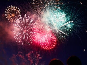Año Nuevo 2025: ¿Qué comunas tendrán fuegos artificiales?