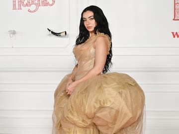 Charli XCX revela el tracklist de "Wuthering Heights", su nuevo álbum de estudio