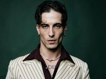 Damiano David invita a un recorrido por sus emociones en "FUNNY little FEARS", su álbum debut