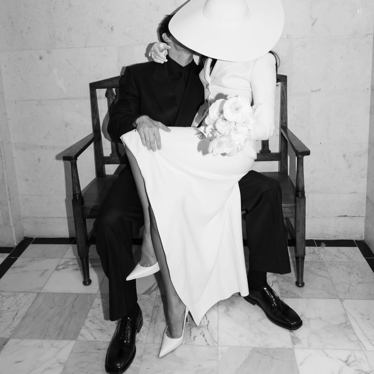 Dua Lipa comparte fotos inéditas de su boda con Callum Turner: así fue la romántica celebración