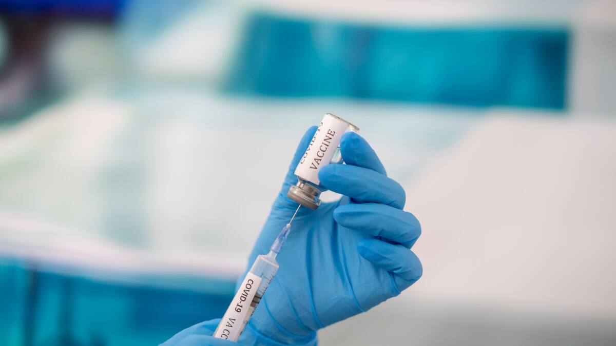 Covid-19 en Chile: Se adelantó la cuarta dosis para el personal de salud