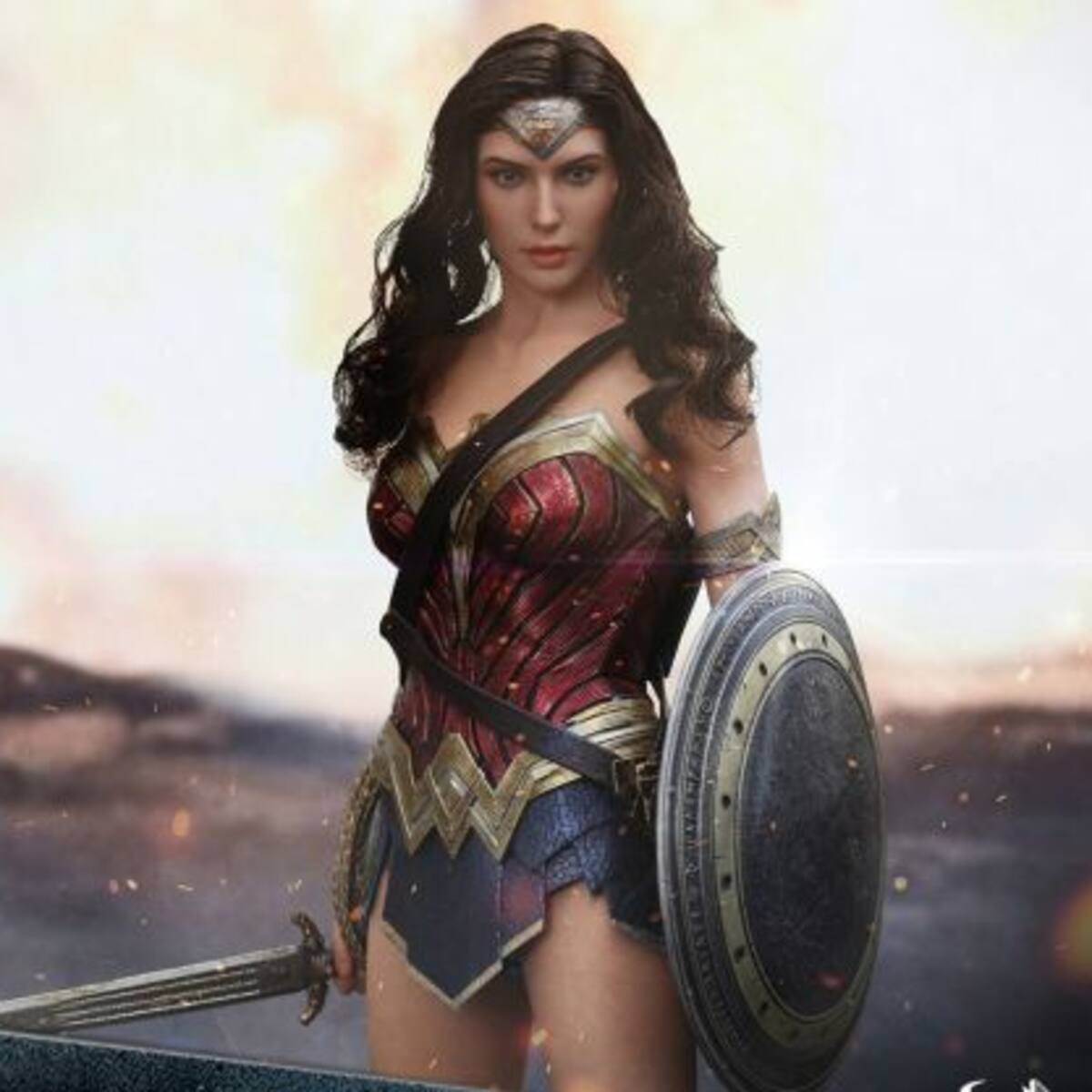 Mujeres recibieron artículos de aseo de regalo durante función de Wonder Woman en Bélgica