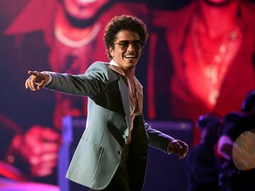 Bruno Mars es nombrado como la 20º estrella pop más grande del siglo XXI por Billboard