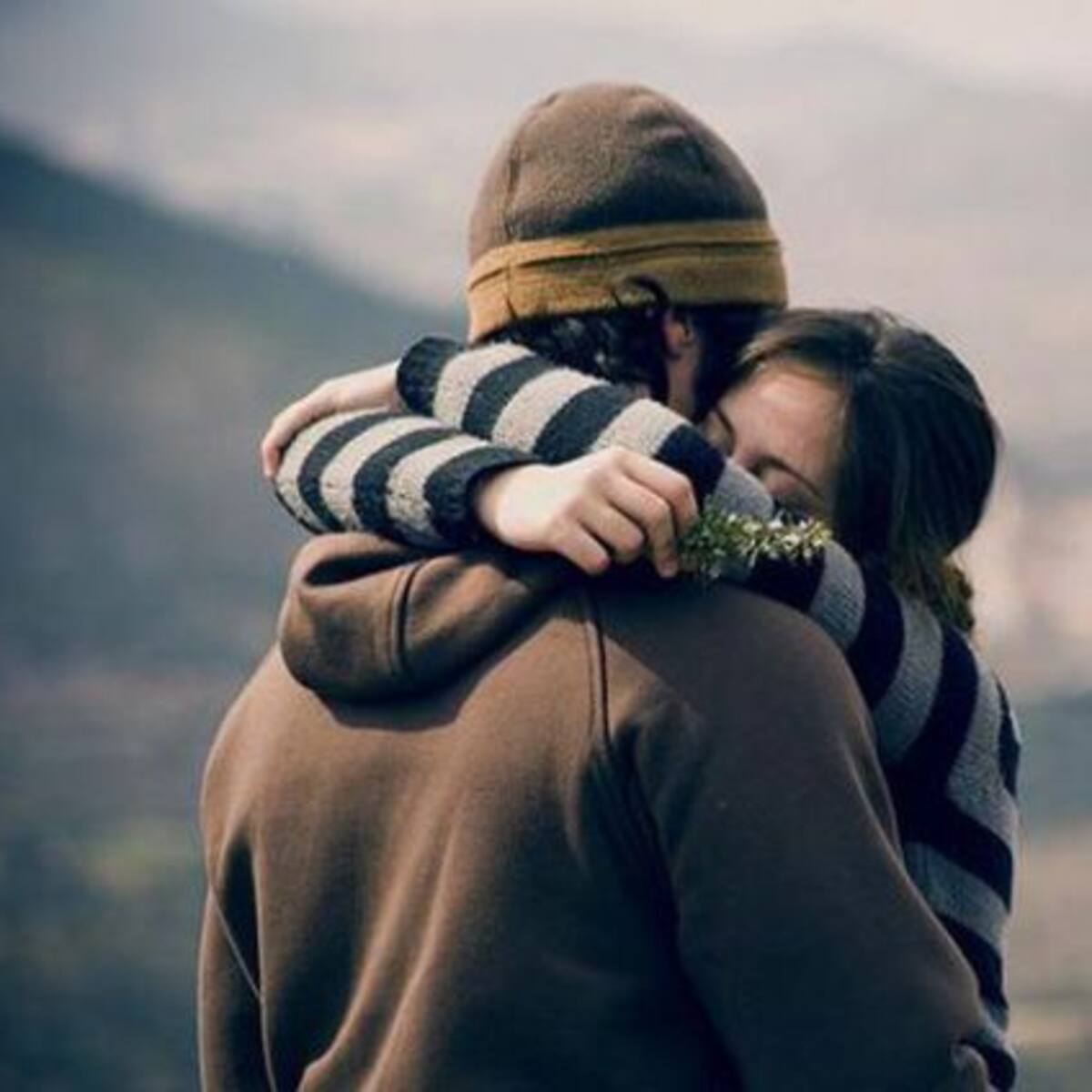 Estudios afirman que necesitamos al menos 8 abrazos al día