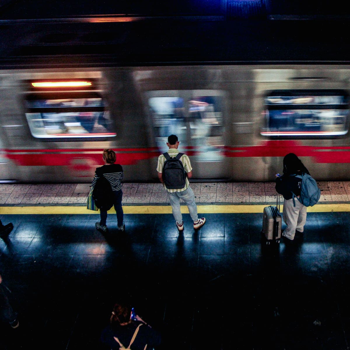 De 72 a 37 minutos: el proyecto de Metro de Santiago que promete facilitar los viajes diarios
