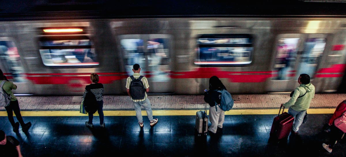 13 de octubre de 2025/SANTIAGO
Durante esta jornada, las líneas 2 y 5 del metro de Santiago han presentado retraso en su frecuencia, manteniendo esperas más largas en los andenes y generando retraso en los viajes.
FOTO: HANS SCOTT/AGENCIAUNO