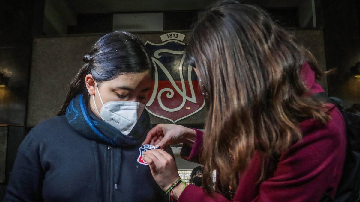 ¡Históricas! Instituto Nacional recibió por primera vez a mujeres en sus aulas