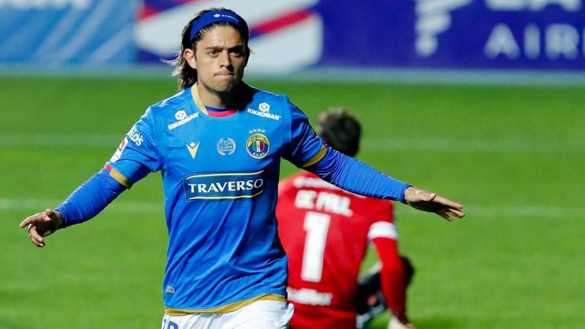 Lasarte nomina de emergencia a Joaquín Montecinos y Ángelo Sagal a La Roja