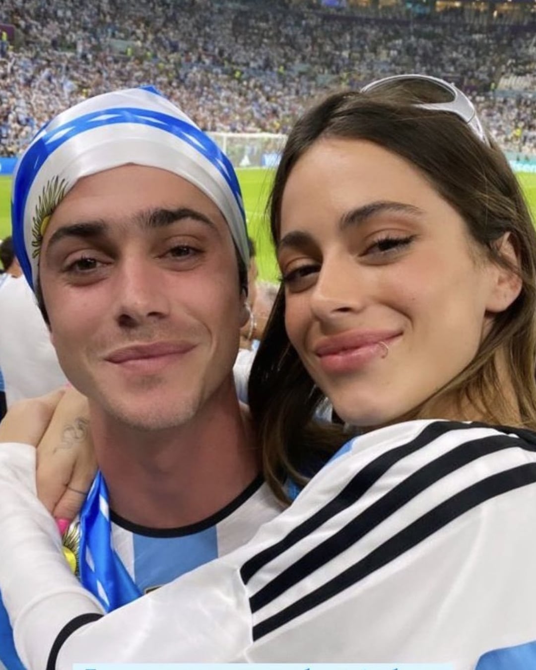 Tini Stoessel con su hermano