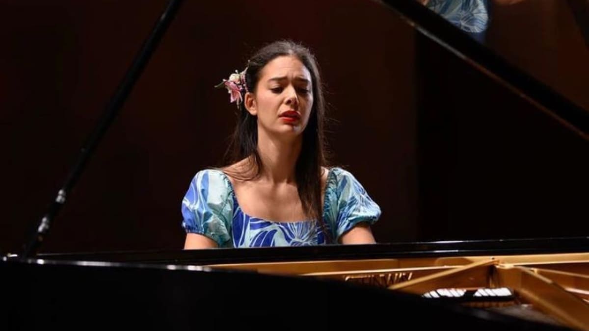 ¡Increíble! Chilena Mahani Teave lidera ranking Billboard