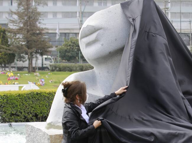 El espacio conmemorativo está en el cementerio parque El Manantial en Maipú</strong>, uno de los 5 recintos del Grupo Nuestros Parques, que en conjunto ha acogido a cerca de un tercio de los fallecidos por el Covid-19 en la Región Metropolitana.</span>