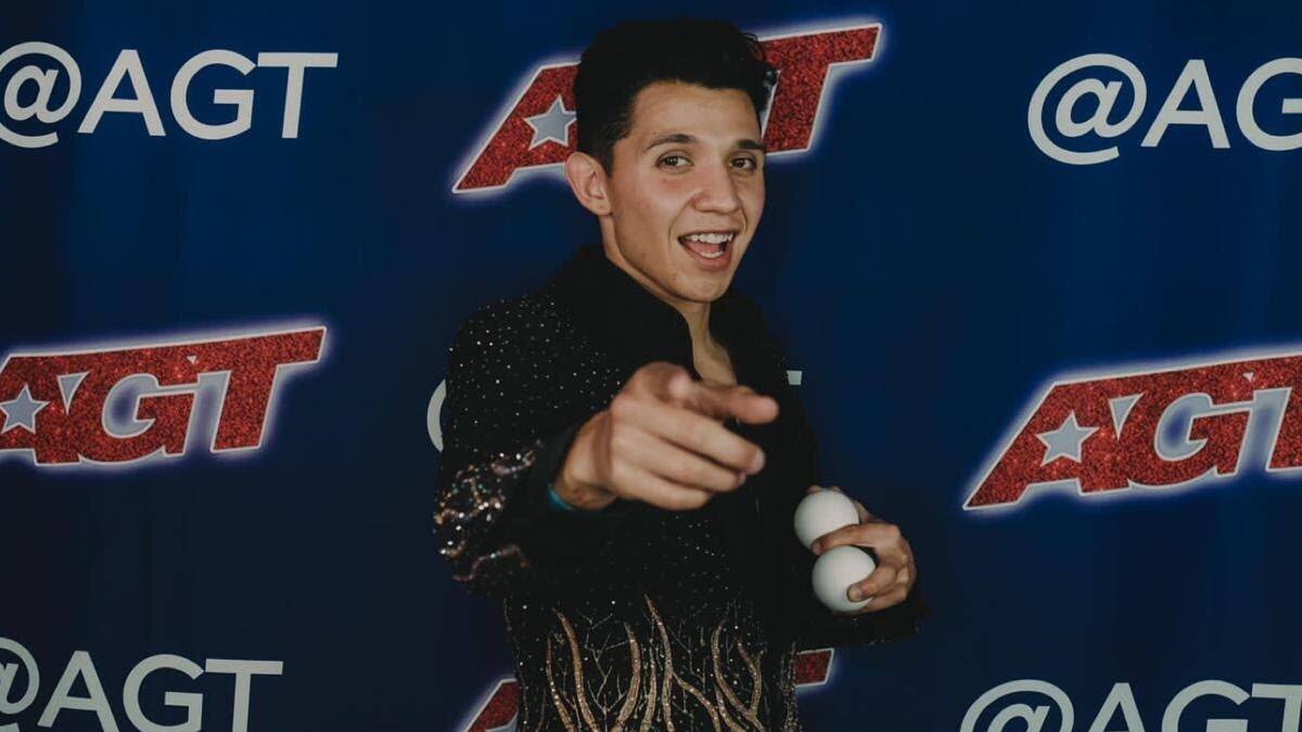 Malabarista chileno clasifica en «America’s Got Talent»: ¡Revisa su rutina acá!