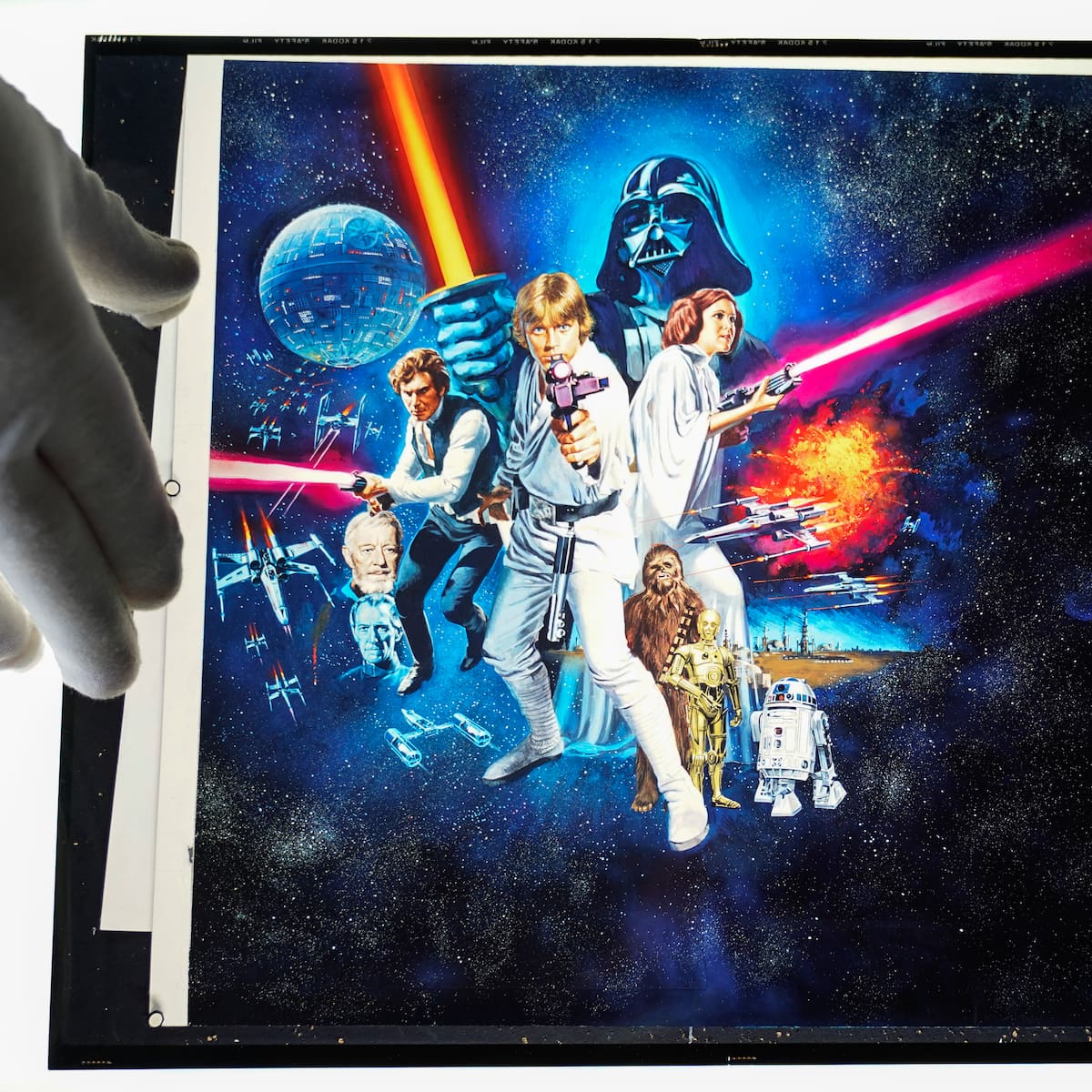 ¡La cabeza de C-3PO al mejor postor! Subastan tesoros de Hollywood en Los Ángeles