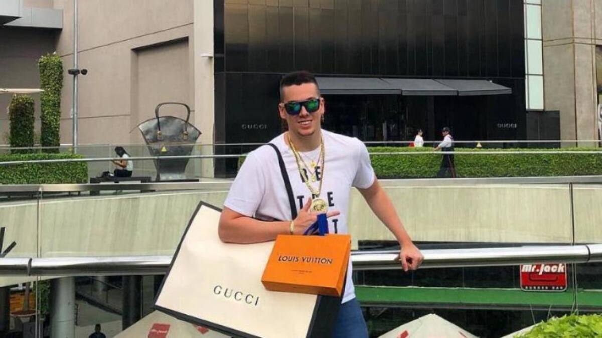 Nano Calderón se pone generoso y le da especial regalo a sus vecinos