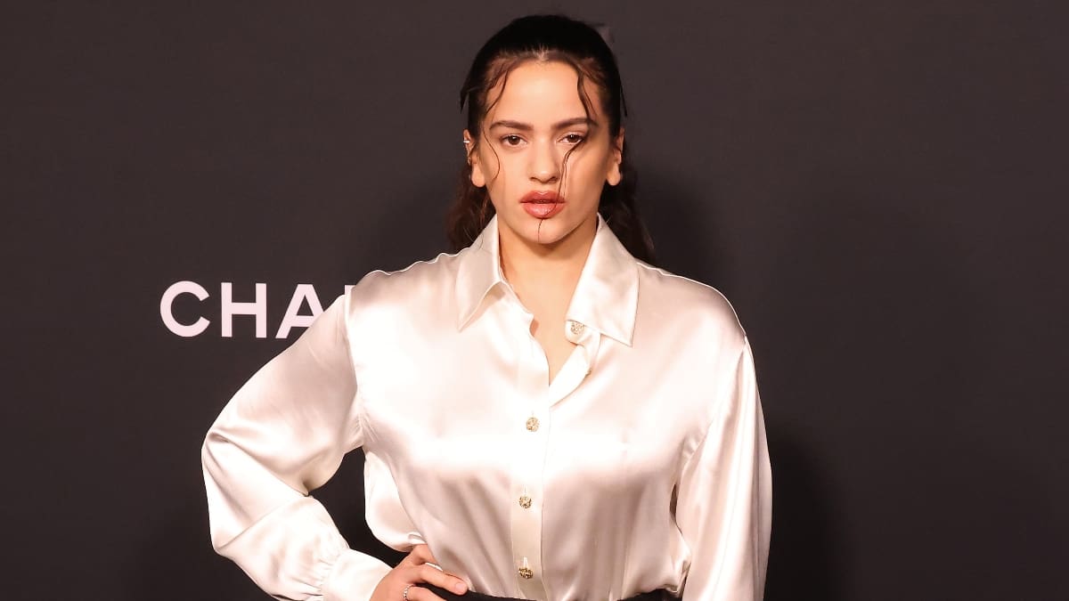 Rosalía estrena el video de su nueva e íntima canción “Hentai”