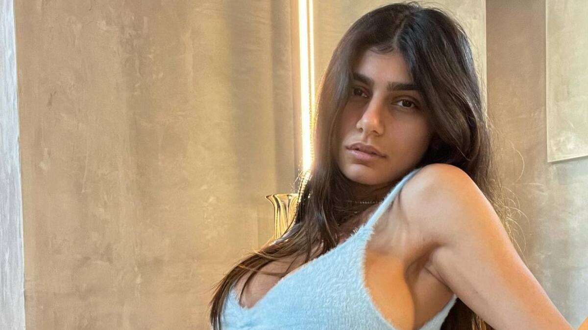 Mia Khalifa la rompe en TikTok hablando en español y tarareando «Dákiti» de Bad Bunny