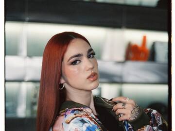 Loyaltty prende la escena con “Triste, Linda y Bellaka: El Álbum”