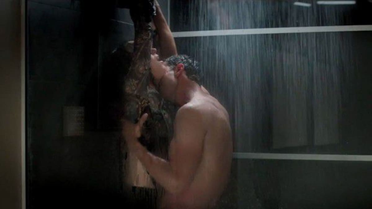 Prohíben a hombres solteros ver «50 sombras» para evitar tentaciones