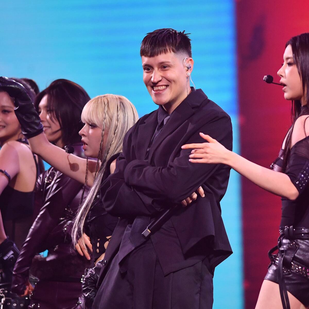 Lily de NMIXX reacciona a la participación de Kidd Voodoo durante su presentación en el Festival de Viña 2026