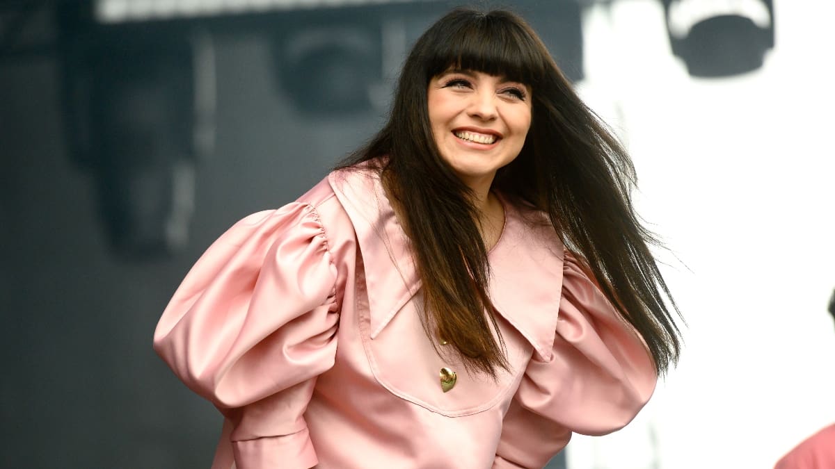 ¡Cómo crece! Mon Laferte impacta con foto de su embarazo en las redes